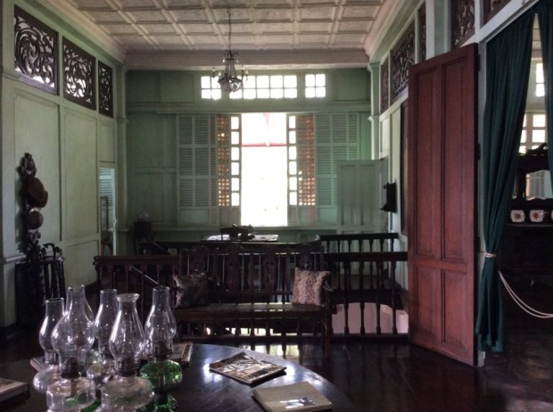 Jalandoni House Sala Stairs View